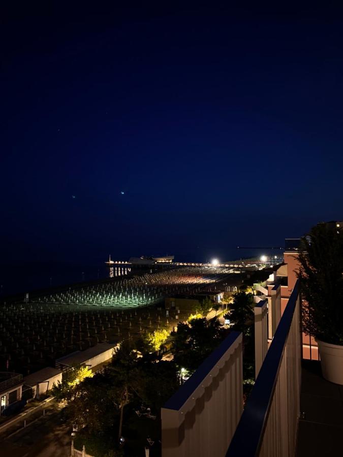 Diva Hotel Lignano - Adults Only Lignano Sabbiadoro Luaran gambar